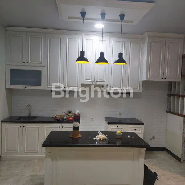 image RUMAH KOTA WISATA CIBUBUR 2 LANTAI TERAWAT NEGO SAMPAI DEAL (3)