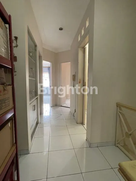 image RUMAH MEWAH CANTIK SEMI FURNISHED DALAM PERUMAHAN DI JATIBENING BEKASI JAWA BARAT (7)