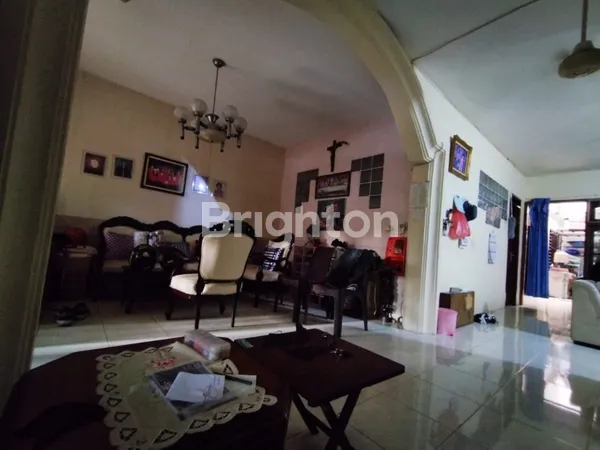 image RUMAH DI BARATA JAYA LOKASI STRATEGIS DEKAT MANYAR, WONOKROMO, NGAGEL, MERR, PANJANG JIWO (3)