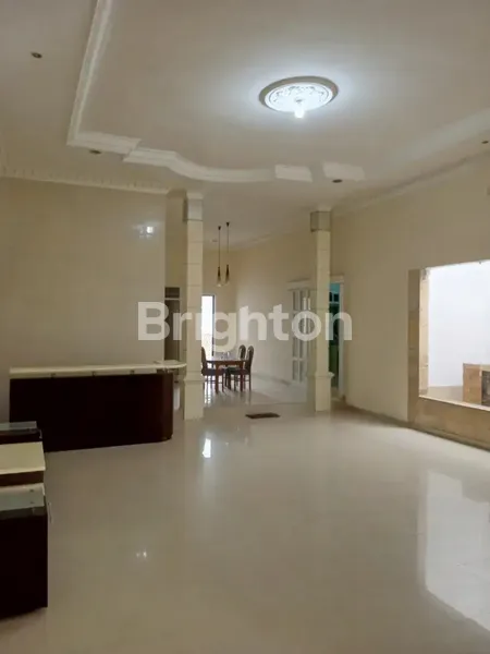 image DIJUAL RUMAH SIDOSERMO ROW JALAN LEBAR, LAHAN BELAKANG LUAS BISA UNTUK GUDANG, BEBAS BANJIR  (3)