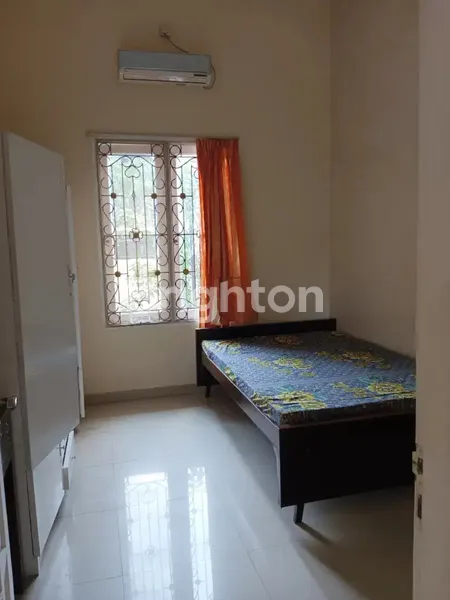 image DIJUAL RUMAH SIDOSERMO ROW JALAN LEBAR, LAHAN BELAKANG LUAS BISA UNTUK GUDANG, BEBAS BANJIR  (5)