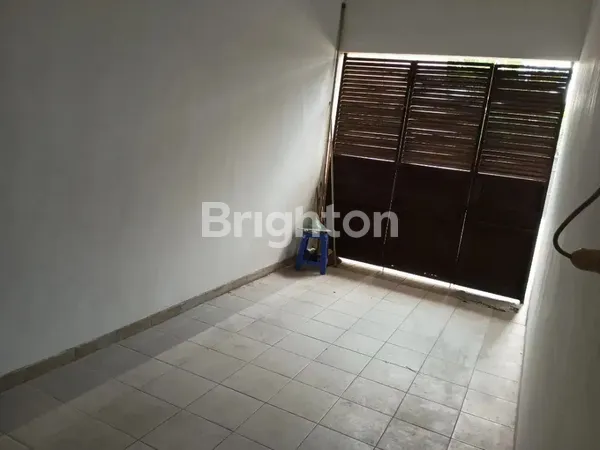 image DIJUAL RUMAH SIDOSERMO ROW JALAN LEBAR, LAHAN BELAKANG LUAS BISA UNTUK GUDANG, BEBAS BANJIR  (6)