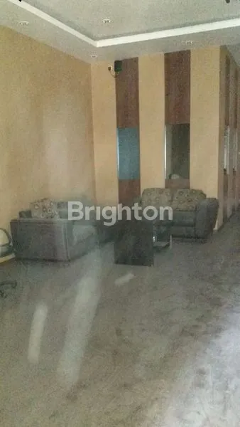 image RUKO 4 LANTAI STRATEGIS DI PINGGIR JALAN RAYA SLAMET RIYADI COCOK BUAT USAHA DI TENGAH KOTA SOLO (3)