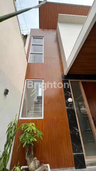 image RUMAH BARU SIAP HUNI DEKAT SEMUA FASILITAS UMUM DI BINTARO 9 (3)