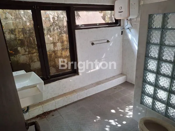 image RUMAH "OPEN HALL" TERBUKA LUAS SANGAT COCOK.UNTUKNRUANG KOMERSIAL DAN USAHA MANDIRI (2)