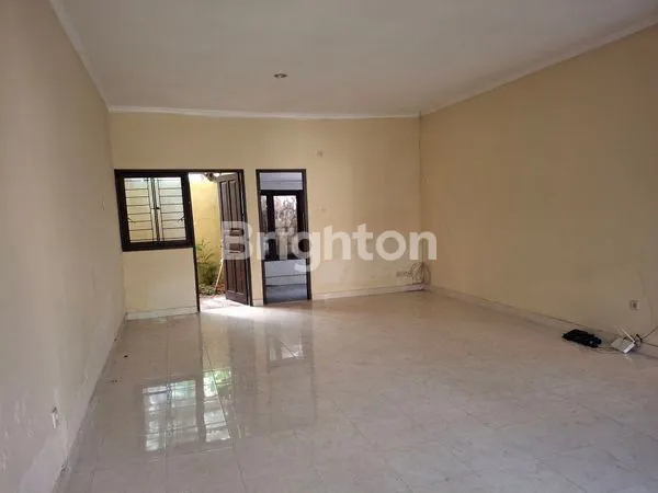 image RUMAH "OPEN HALL" TERBUKA LUAS SANGAT COCOK.UNTUKNRUANG KOMERSIAL DAN USAHA MANDIRI (5)