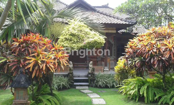 image VILLA PINGGIR PANTAI DENGAN KOLAM RENANG DI SANUR (1)