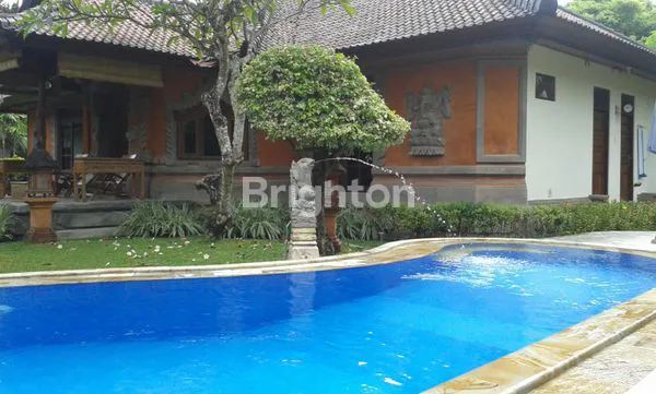 image VILLA PINGGIR PANTAI DENGAN KOLAM RENANG DI SANUR (2)