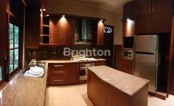 image VILLA PINGGIR PANTAI DENGAN KOLAM RENANG DI SANUR (7)