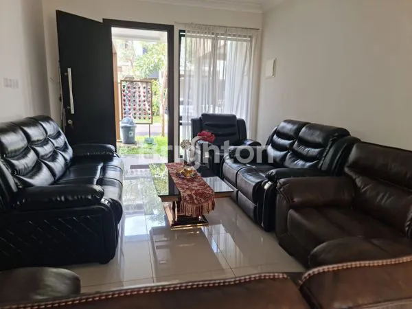 image HEBOH TURUN HARGA !! RUMAH CANTIK 2LT FULLY FURNISHED NEGO OK (3)