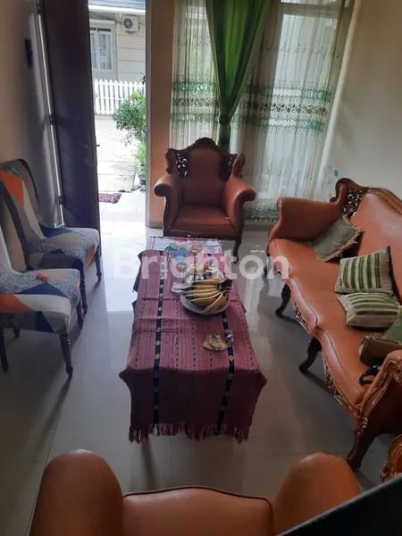 image RUMAH CANTIK DAN NYAMAN DI SAWANGAN DEPOK (2)