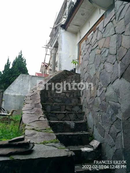 image RUMAH  1 LANTAI SETIABUDI REGENCY PLUS FURNITURE ANTIK KAYU JATI ASLI DAERAH SETIABUDI- BANDUNG (2)