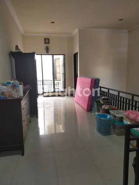 image JARANG ADA !! CLUSTER TERDEPAN, SELANGKAH KE GWALK 2 LANTAI VILLA TAMAN TELAGA CITRALAND UTAMA (3)