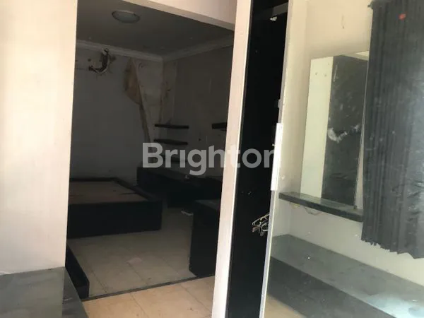 image RUMAH LAMA HITUNG TANAH DI MOJOARUM SURABAYA. DEKAT DHARMAHUSADA, RS DR SUTOMO, UNAIR, PLOSO, MERR, KENJERAN (4)