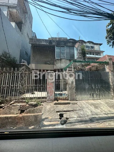 image RUMAH TUA HITUNG TANAH DI DAERAH KRAMAT SENEN JAKARTA PUSAT (1)