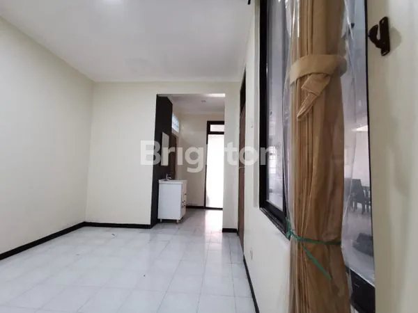 image SIAP HUNI FULL RENOV BONUS AC BABATAN PRATAMA DEKAT UNESA CITRALAND PAKUWON MALL LOOP GWALK (4)