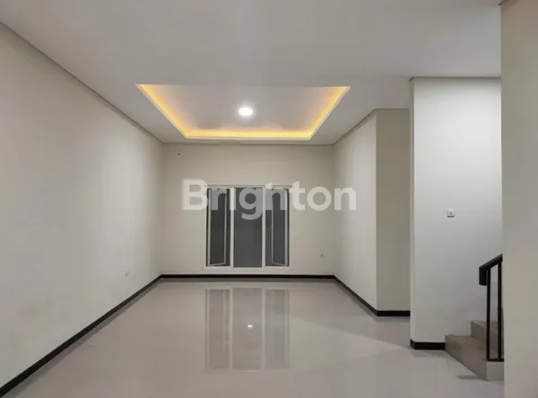 image MURAH RUMAH 2 LANTAI ONE GATE DI PURIMAS GUNUNG ANYAR, SURABAYA TIMUR (1)