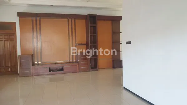 image RUMAH MEWAH 2 LT BOULEVARD PUNCAK PERMAI UTARA (5)