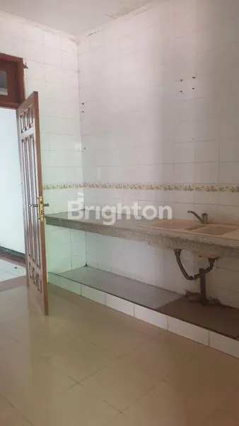 image RUMAH MEWAH 2 LT BOULEVARD PUNCAK PERMAI UTARA (7)