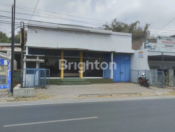 GEDUNG EKS KOPERASI DI TUMPANG