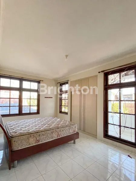 image RUMAH 2 LANTAI LOKASI STRATEGIS DALAM KOTA DENPASAR (2)