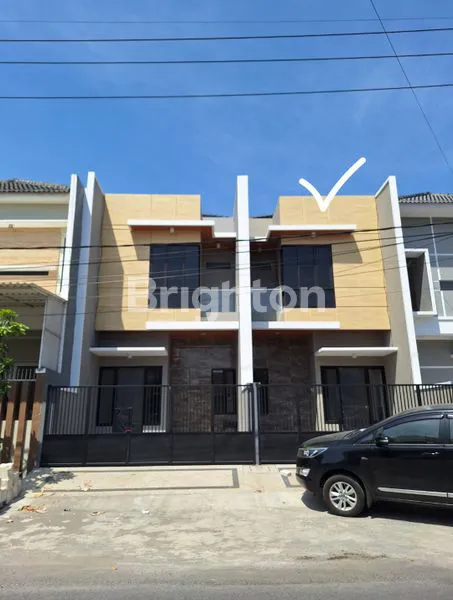 image RUMAH BARU DAN MODERN 2 LANTAI, DI KUTISARI INDAH, DEKAT KAMPUS PETRA, SIWALANKERTO, JEMUR ANDAYANI, JEMURSARI, SIER (1)