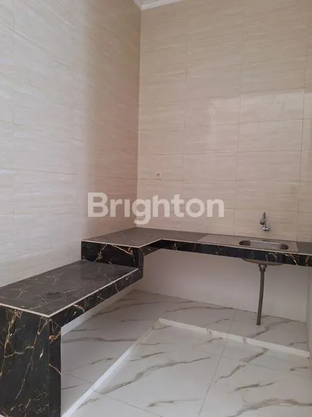 image RUMAH BARU DAN MODERN 2 LANTAI, DI KUTISARI INDAH, DEKAT KAMPUS PETRA, SIWALANKERTO, JEMUR ANDAYANI, JEMURSARI, SIER (4)