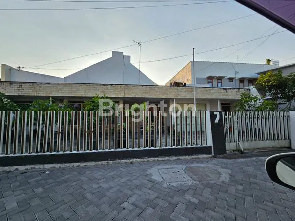 image RUMAH DENGAN TANAH LUAS 412M DI CONDONG CATUR, DEPOK (1)
