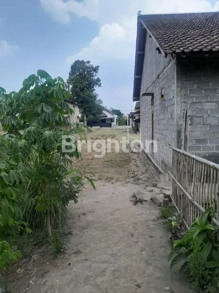 image TANAH DATAR DI PINGGIR KOTA (2)