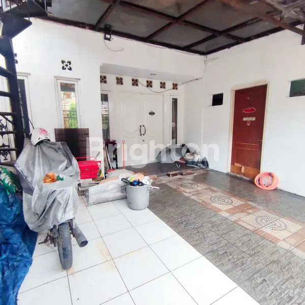 image RUMAH KEBON JERUK ADA ROOFTOP SIAP HUNI JAKARTA BARAT (8)