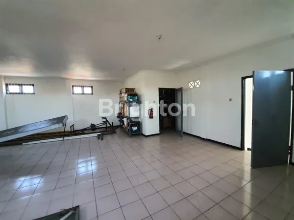 image JUAL GEDUNG WARU, SIDOARJO - KOMERSIAL STRATEGIS SHGB 3LANTAI EKS BANK (4)