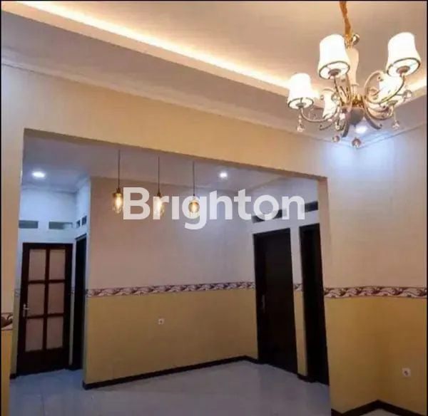 image RUMAH CANTIK SIAP HUNI DI DEKAT STADION MANAHAN SOLO (2)