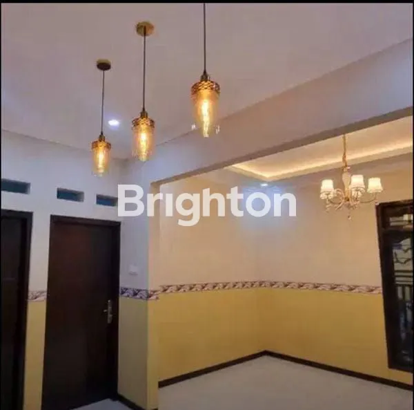 image RUMAH CANTIK SIAP HUNI DI DEKAT STADION MANAHAN SOLO (5)