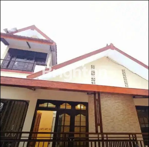 image RUMAH CANTIK SIAP HUNI DI DEKAT STADION MANAHAN SOLO (1)