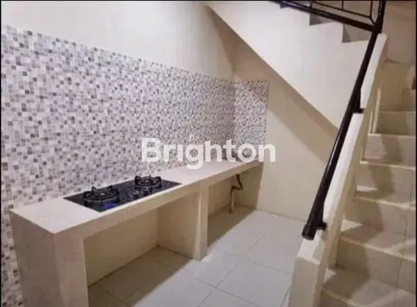 image RUMAH CANTIK SIAP HUNI DI DEKAT STADION MANAHAN SOLO (7)