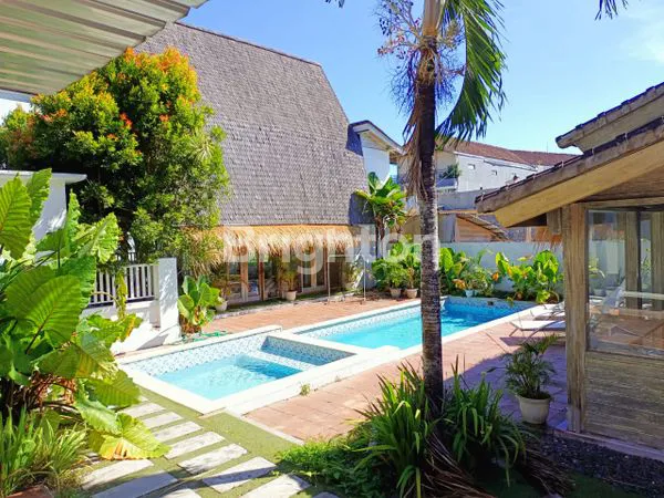 image VILLA JOGLO LUAS LOKASI PARIWISATA CANGGU DEKAT KE PANTAI (1)