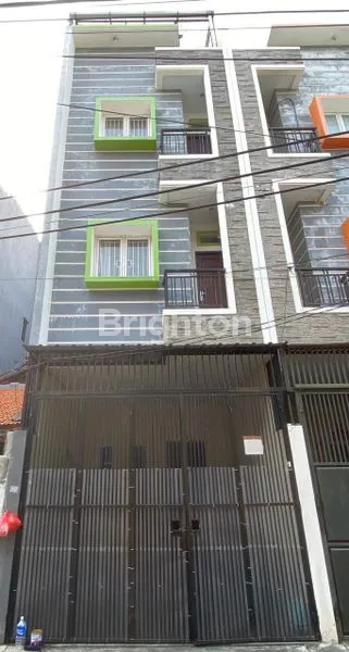 image RUMAH 3,5LANTAI JELAMBAR (1)