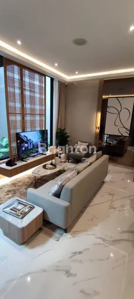 image RUMAH BARU MEWAH SOUTH TRESOR (2)