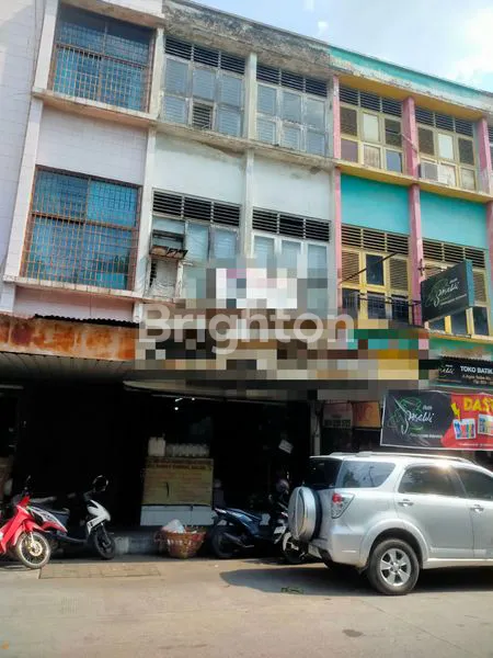 RUKO 3 LT TENGAH KOTA DEKAT PASAR JOHAR DAERAH PUSAT PERDAGANGAN