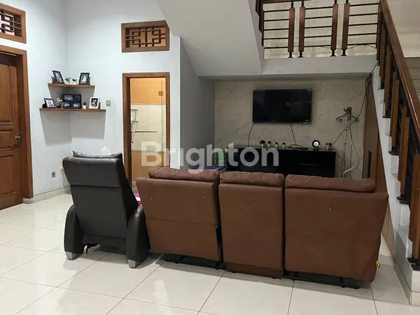 image RUMAH BESAR BINTARO CIPUTAT TANGERANG SELATAN DENGAN KOLAM RENANG DAN DEKAT AKSES TOL (7)