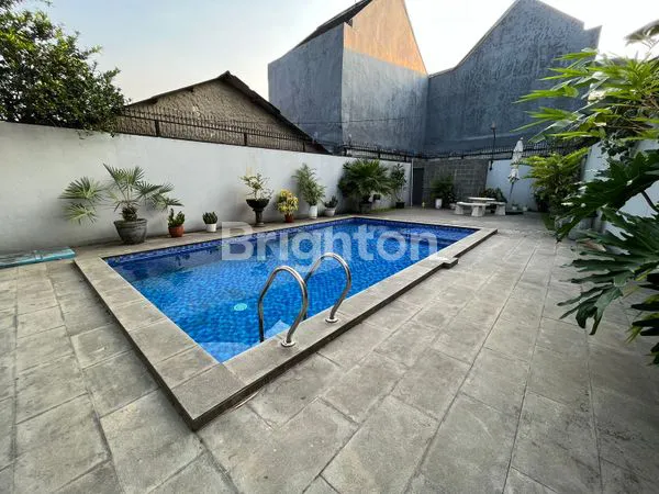 image RUMAH BESAR BINTARO CIPUTAT TANGERANG SELATAN DENGAN KOLAM RENANG DAN DEKAT AKSES TOL (1)