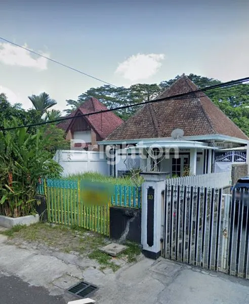 image RUMAH DESIGN AUTHENTIC JAMAN BELANDA DI JALAN GUNUNG GUNUNG (2)