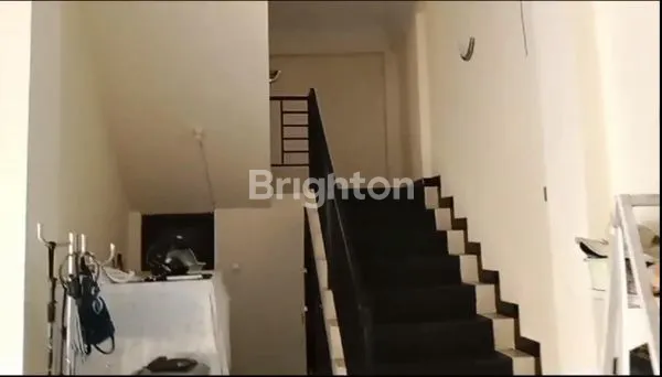 image RUMAH LUAS 2 LANTAI 5 KT COCOK UNTUK KELUARGA BESAR (4)