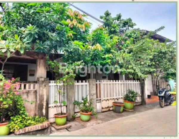 RUMAH ASRI DAN TERAWAT SIAP HUNI JATI CEMPAKA BEKASI