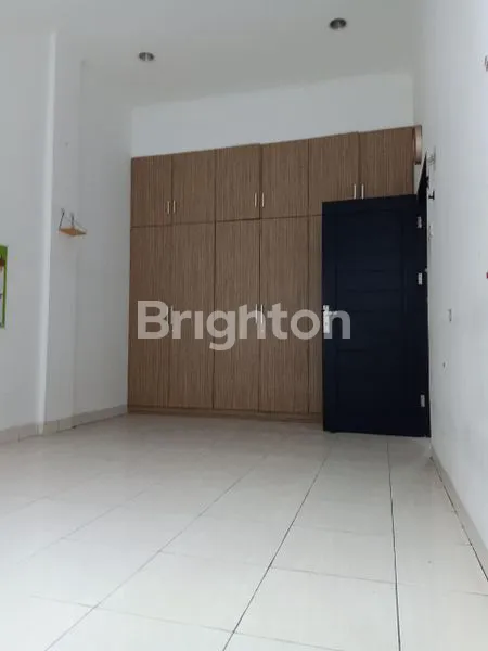 image RUKO JELAMBAR 4,5 LANTAI BISA UNTUK KANTOR ATAU USAHA (4)