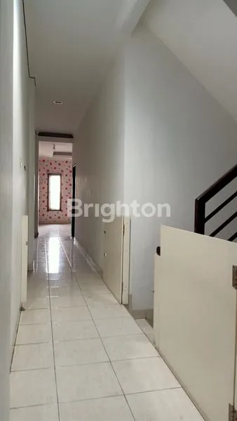 image RUKO JELAMBAR 4,5 LANTAI BISA UNTUK KANTOR ATAU USAHA (5)