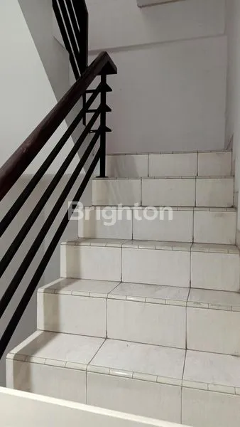 image RUKO JELAMBAR 4,5 LANTAI BISA UNTUK KANTOR ATAU USAHA (6)