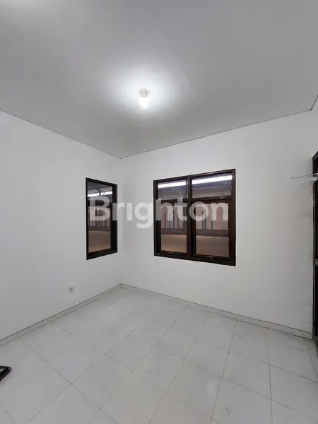 image GUDANG TERAWAT JALAN UTAMA MARGOMULYO PERMAI SURABAYA BARAT (5)