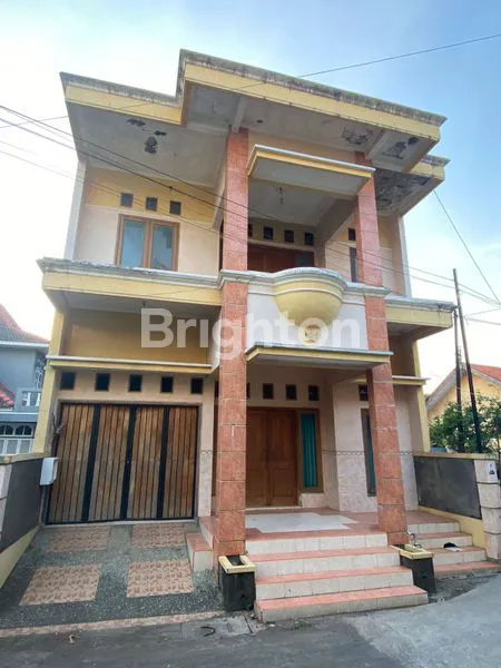 JUAL RUMAH DUA LANTAI 1 KM DARI ALON2 JEPARA