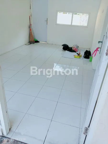 image RUMAH SECOND RASA BARU GOLDEN BERRY REGENCY MENGANTI GRESIK RUMAH MUNGIL MINIMALIS COCOK UNTUK KELUARGA MUDA (6)